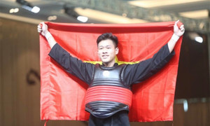 Đối thủ chơi xấu vẫn thua, võ sĩ Việt Nam chê 'không có chuyên môn còn đánh xấu'