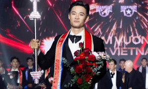 Điều ít biết về chàng trai quê Phú Thọ vừa đăng quang Manhunt Vietnam 2025