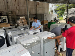 Phát hiện kho máy giặt, điều hòa thuộc diện cấm nhập khẩu tại TP.HCM