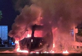 Nguyên nhân xe cứu thương tông ô tô đầu kéo rồi bốc cháy dữ dội, 3 người tử vong