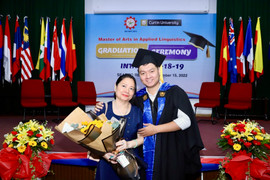  10 năm, 3 tấm bằng thạc sĩ 