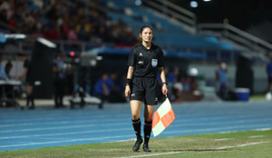 Tấn công cá nhân nữ trọng tài Lào là kiểu cổ vũ xấu xí chỉ có ở 'sâu mạng'