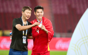 Vì sao HLV Kim Sang-sik không được nhận HCV SEA Games như ông Park Hang-seo?