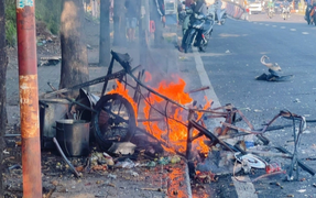 Bình gas phát nổ ở gần cầu vượt Linh Xuân, xe bún riêu tan tành