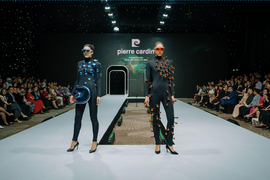 Pierre Cardin Fashion Show chinh phục người xem bằng thiết kế Haute Couture