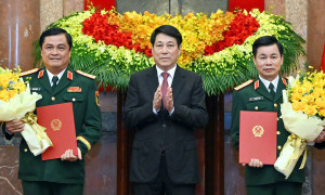 Chủ tịch nước trao quyết định thăng quân hàm Thượng tướng với 2 sĩ quan Quân đội