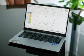 Chiếc laptop giúp việc họp hành bớt áp lực