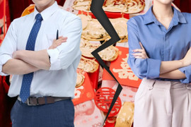 Bạn gái ăn quá nhiều, thanh niên kiện, đòi lại tiền hẹn hò