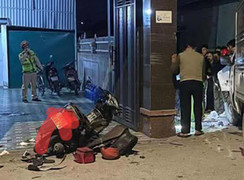 Phóng xe máy kẹp 3 tông xe tải, 3 thiếu niên ở Nghệ An thương vong