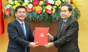 Bộ trưởng Công Thương Nguyễn Hồng Diên giữ chức Phó Bí thư chuyên trách Đảng ủy Quốc hội