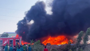 Kho chứa bông sợi tại Quảng Ninh bốc cháy dữ dội