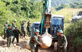 Phú Thọ: Phát hiện bom 'khủng' hơn 500kg ở ven sông