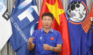 HLV Kim Sang-sik: CV của tôi đẹp hơn nhiều, sẽ gặp chủ tịch VFF bàn hợp đồng