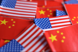 Công nghệ 24/12: Mỹ hoãn áp thuế chip Trung Quốc; phóng viên kiện các hãng AI