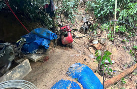 Bắt quả tang nhóm người vào rừng dựng lán trại, thăm dò để đào vàng trái phép