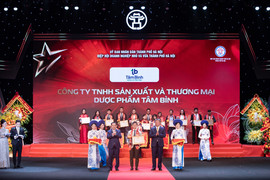15 năm thành lập, Dược phẩm Tâm Bình 10 lần được UBND TP Hà Nội tặng Bằng khen