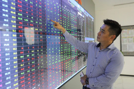 VN-Index lập đỉnh lịch sử mới