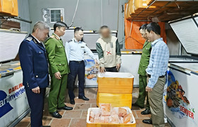 Phát hiện 7 tạ trứng non, nầm lợn trôi nổi chuẩn bị tuồn vào quán ăn ở Bắc Ninh