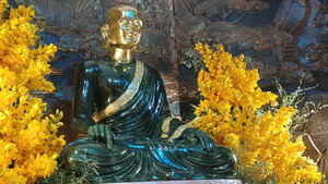 Cận cảnh bức tượng Phật hoàng Trần Nhân Tông bằng ngọc bích ở Bắc Ninh