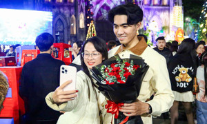 Những khoảnh khắc ấm áp trong đêm Noel