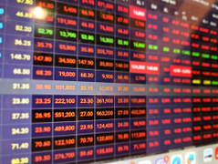 Giảm hơn 52 điểm, VN-Index mất mốc 1.700, sắc đỏ bao trùm thị trường