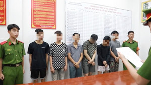 14 thanh thiếu niên chặn đường đánh hội đồng 4 người tại TP.HCM