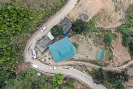 Nhân chứng kể khoảnh khắc xe thiện nguyện lao dốc trước khi lật ở Lào Cai