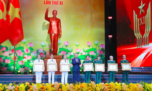 17 tập thể, cá nhân tiêu biểu được trao tặng danh hiệu Anh hùng