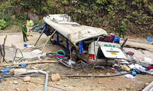 Lật xe chở đoàn thiện nguyện làm 9 người chết: Thủ tướng yêu cầu kiểm tra nhà xe