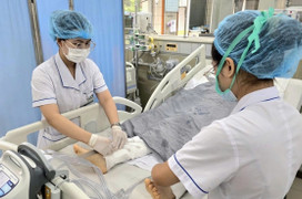 Nạn nhân hôn mê sâu trong vụ lật xe từ thiện ở Lào Cai đã tỉnh lại