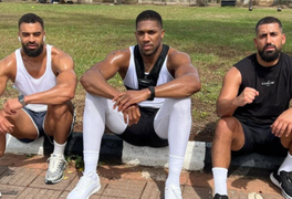 'Quyền vương' thoát chết thần kỳ vẫn chịu nỗi đau xé lòng