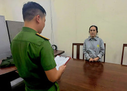 Bắt người phụ nữ cầm đầu đường dây mua bán trái phép hóa đơn hơn 200 tỷ đồng