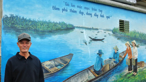 Làng du lịch nổi tiếng Huế gửi thông điệp bảo vệ môi trường vào tranh bích hoạ
