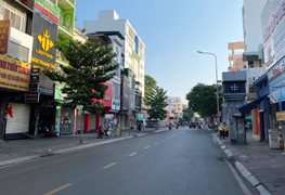 TP.HCM khác lạ với cảnh vắng bóng người trong ngày đầu năm mới 2026