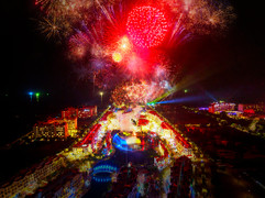 Không khí countdown 2026 rực rỡ ánh sáng tại các trung tâm lễ hội 'họ Vin'