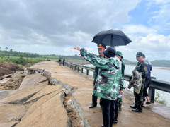 Cận cảnh hiện trường vụ sập bờ kè làm 4 người tử vong ở Đắk Lắk
