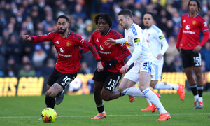 Trực tiếp bóng đá Leeds 1-1 Man Utd: 'Thần đồng' mắc lỗi, Cunha sửa sai