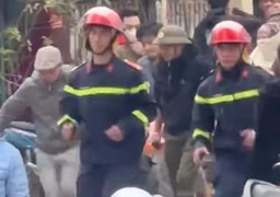 Ba người bỏng nặng sau tiếng nổ lớn ở Hà Nội