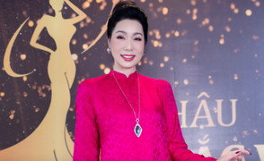 NSND là Á hậu Việt Nam, làm trưởng ban giám khảo chấm nhan sắc ở tuổi 54 là ai?