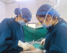 Thiếu nữ 17 tuổi suýt mất buồng trứng do u bì xoắn hai bên