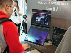 CES 2026: ASUS 'tung' laptop chơi game đầu tiên có hai màn hình và router Wifi 8
