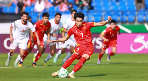 Cận cảnh Đình Bắc tung cú sút lạnh lùng, U23 Việt Nam khiến U23 Jordan ngỡ ngàng