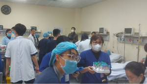 Bệnh viện E cấp cứu nhiều người bị bỏng trong vụ cháy ở Hà Nội