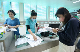 Sổ sức khỏe điện tử trên VNeID thay sổ giấy từ 2026: Người dân được hưởng lợi gì?