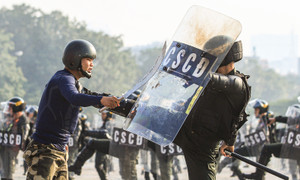 Cảnh sát diễn tập bắn súng, trấn áp tội phạm bảo đảm an ninh Đại hội XIV