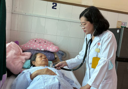 Thời tiết se lạnh, nhiều người cao tuổi ở TP.HCM nhập viện