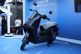 Honda ra mắt xe máy điện UC3 tại Việt Nam với pin LFP đi được 120km