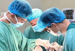 Vết loét lưỡi tưởng lành tính, một năm sau phát hiện ung thư di căn