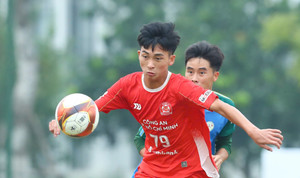 Xuất hiện quả phạt đền ở giây thứ 18 tại giải U19 Quốc gia 2025/26