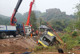 Nguyên nhân vụ lật xe khách 3 người tử vong ở Sơn La